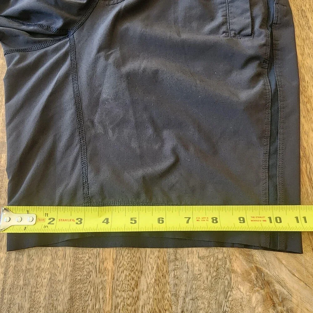 Lululemon Shorts Mens Small Black Running 9 Inch Inseam Athletic Zip Pocket
